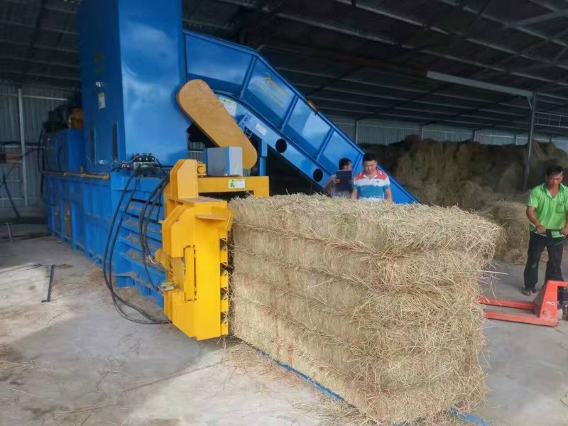 麥草秸稈打包機(jī)mmexport1486143120556