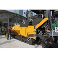 瀝青攤鋪機(jī)