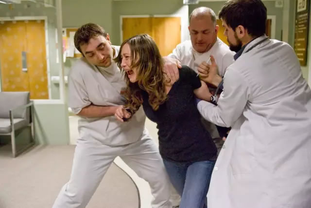 現(xiàn)實版孤兒怨VS電影版《孤兒怨》現(xiàn)實永遠比電影更恐怖,太嚇人了!