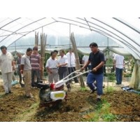 坐人微耕機(jī)最新微耕機(jī)能坐人的小型微耕機(jī)黑龍江微耕機(jī)中耕機(jī)