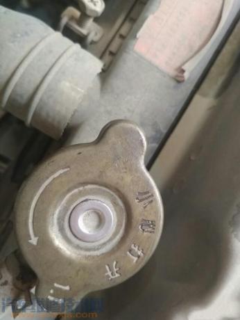 添加防凍液注意事項 防凍液添加不能過多也不能過少 添加防凍液注意事項 防凍液添加不能過多也不能過少