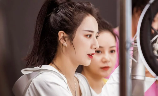 罰薇婭13.41億元是小事,網(wǎng)紅直播帶貨或毀掉中國制造業(yè)是大事!