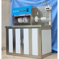 供應(yīng)半自動(dòng)洗鞋機(jī)廠家 山東箱式洗鞋機(jī)廠家