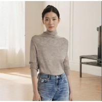 溫碧霞代言IRENENA服裝高領(lǐng)長(zhǎng)袖打底衫氣質(zhì)百搭顯瘦上衣