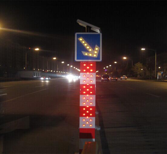 太陽能交通警示柱 